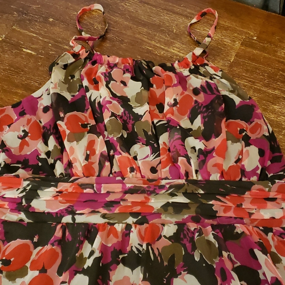 Dress - Picture 2 of 4
